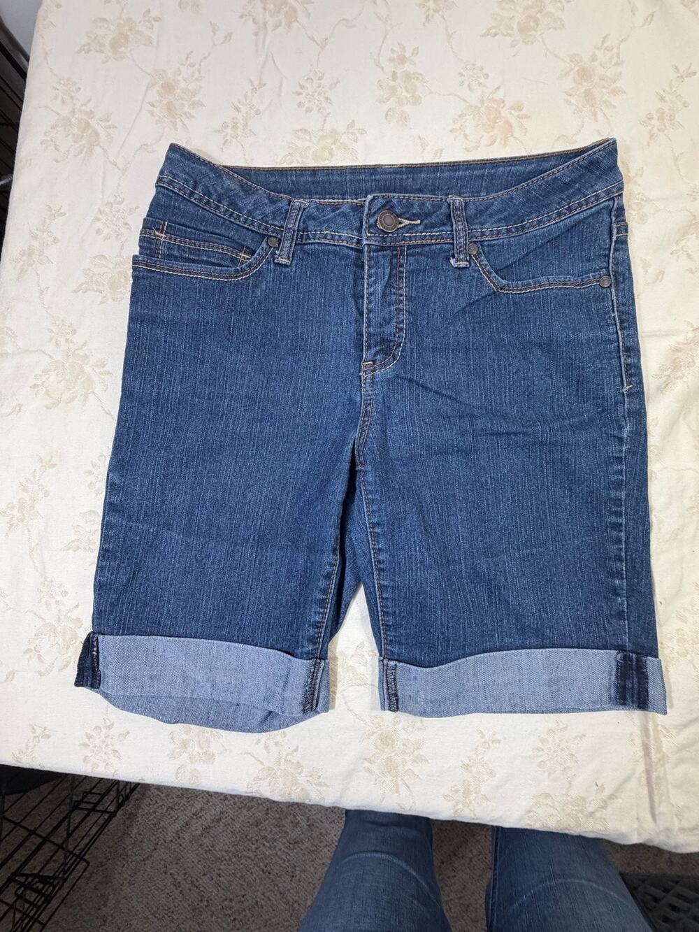 Faded Glory Women’s Size 8 Denim Bermuda Shorts Stretch Cuffed Blue Jeans